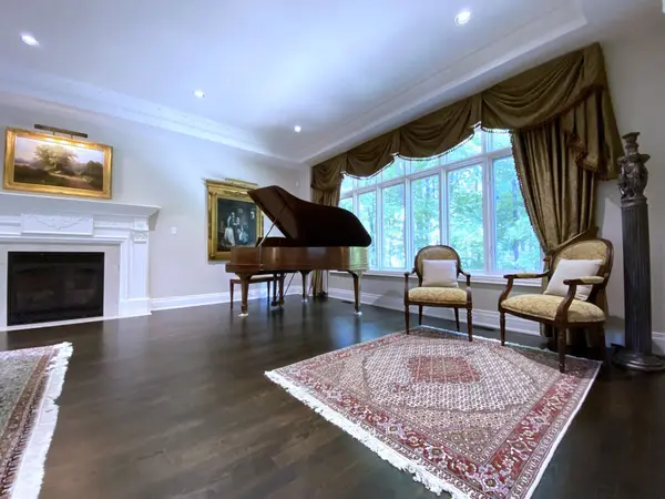 8 Crete CT, Toronto C12, ON M3C 2N6