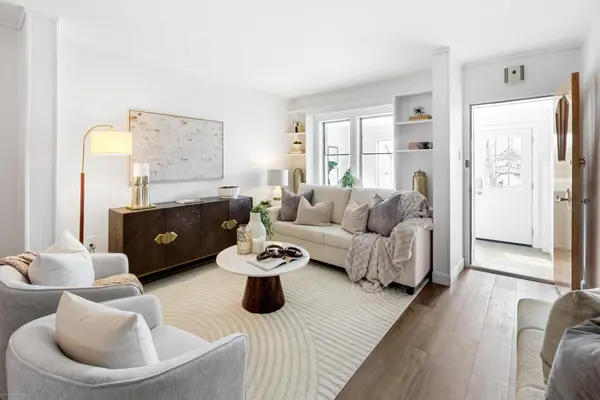 145 Hillingdon AVE, Toronto E02, ON M4C 3J1