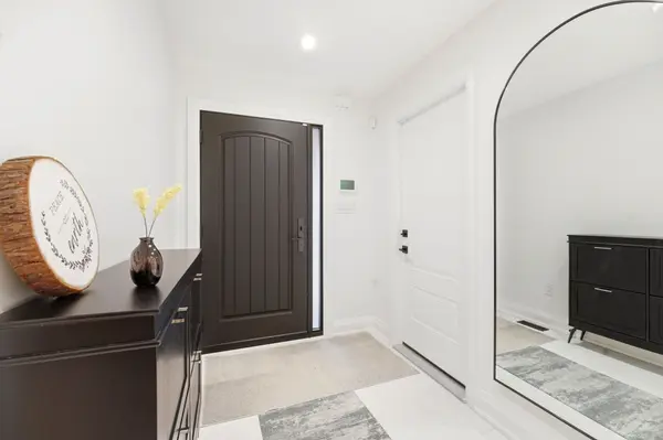 32 Sonny ST, Vaughan, ON L6A 1B7