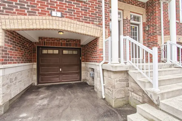 10 Porter AVE W #5, Vaughan, ON L4L 0H1