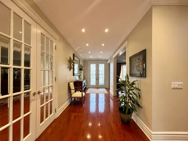 38 Wilmar RD, Toronto W08, ON M9B 3R9
