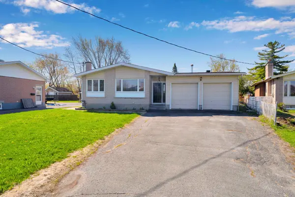 876 Balsam DR, Orleans - Cumberland And Area, ON K1E 1B5