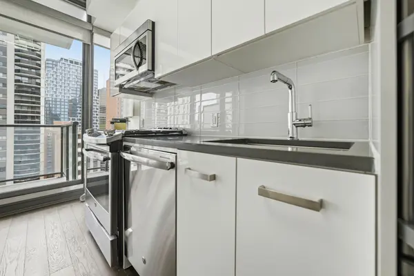 224 Lyon ST N #1009, Ottawa Centre, ON K1R 0C1