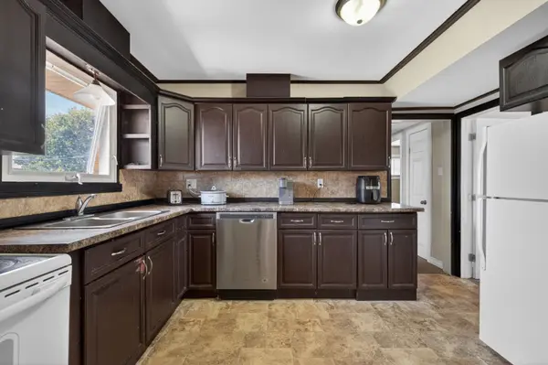 197 Barker ST, London East, ON N5Y 1Y2