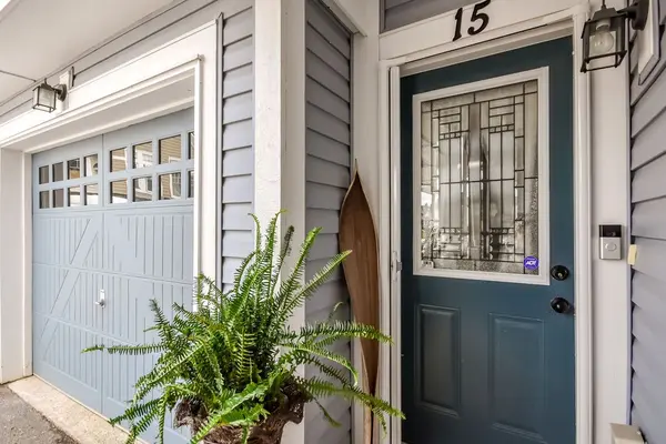 15 Carnoustie LN, Georgian Bay, ON L0K 1S0