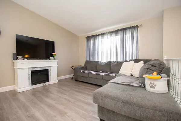 3 Matilda DR, Kawartha Lakes, ON K0L 2W0