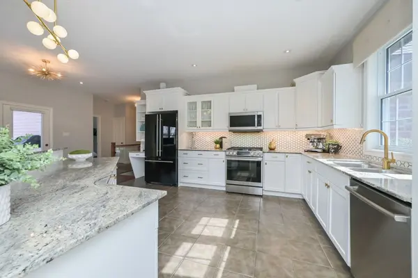 2 Island Lake RD, Mono, ON L9W 5K6