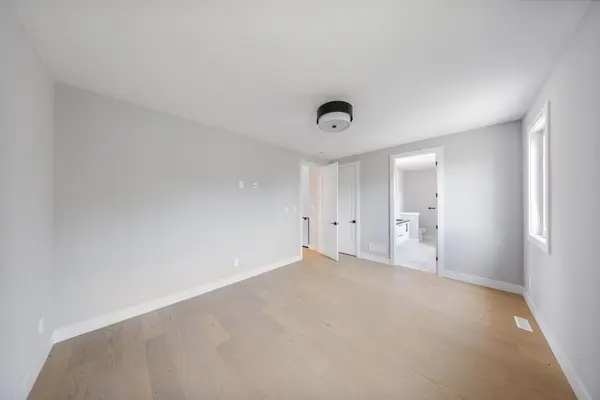 204 Merritt CT, North Middlesex, ON N0M 2K0