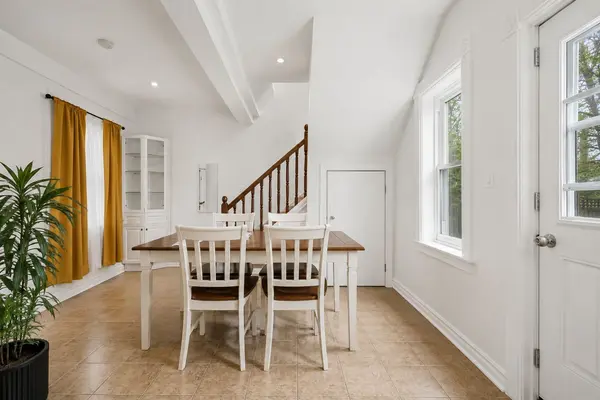 1308 Shillington AVE, Carlington - Central Park, ON K1Z 8A5