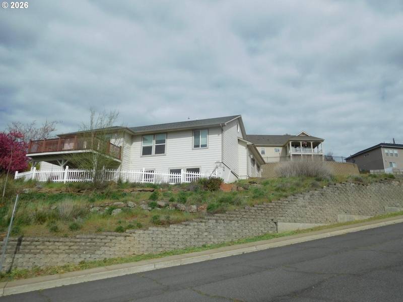 815 N MAIN ST, Pendleton, OR 97801