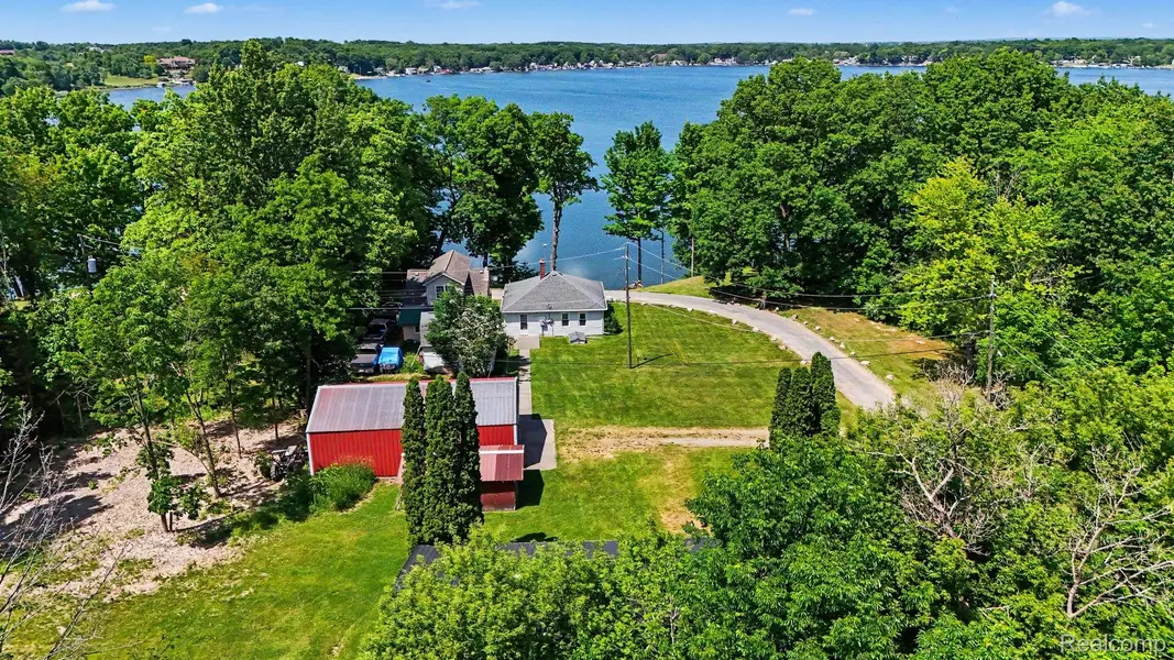 3931 S Shore DR, Elba Township, MI 48446