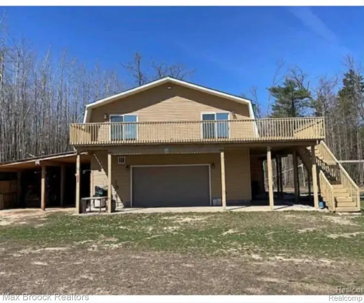 265 Huron Forest DR, Mentor Township, MI 48647