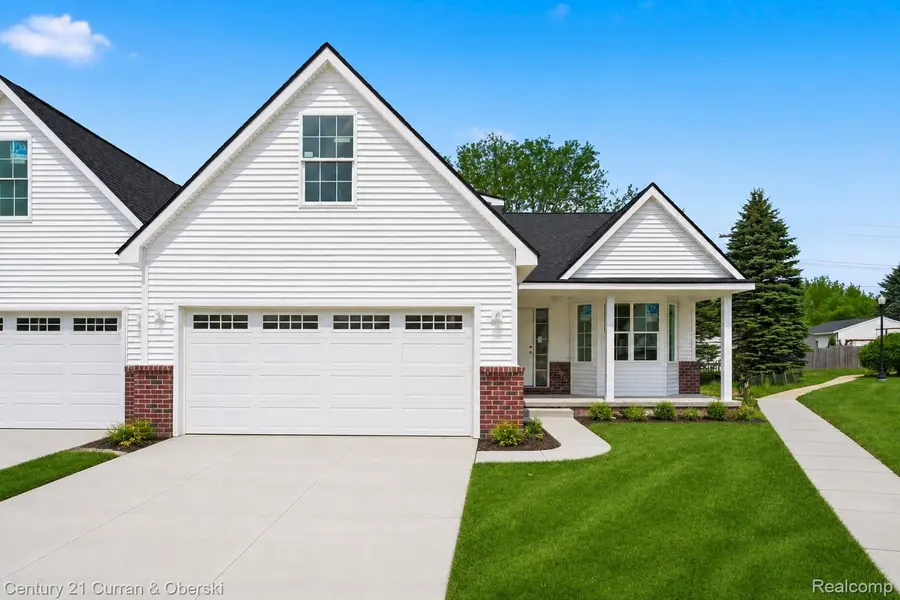 823 Nelsons Ridge DR #13, Howell, MI 48843
