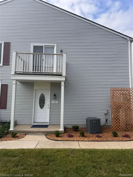 1497 Harbor DR, Walled Lake, MI 48390