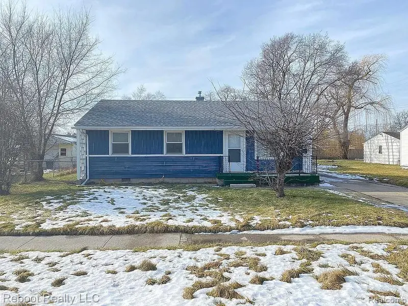 611 S 24th ST, Buena Vista Charter Township, MI 48601