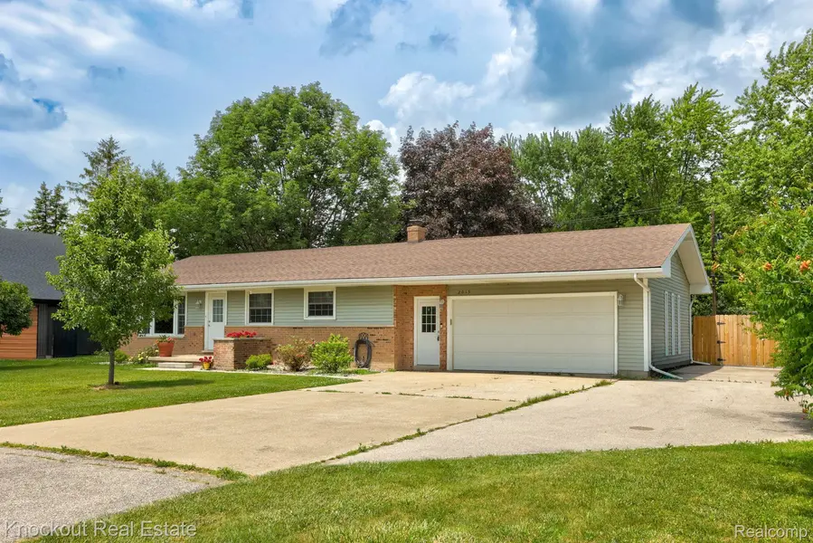 2015 Midland RD, Monitor Charter Township, MI 48706