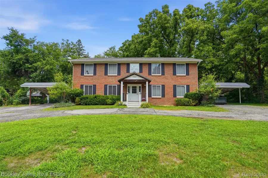 725 Clark ST, Brighton, MI 48116