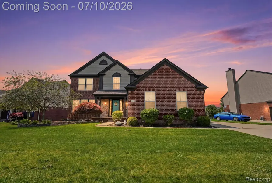 24774 Summer LN, Flat Rock, MI 48134