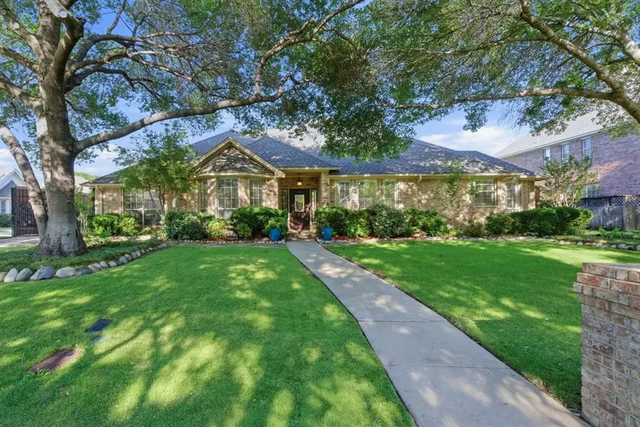 5017 River Bluff Drive, Fort Worth, TX 76132