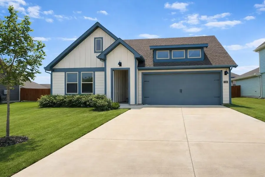 2310 Hydrangea Drive, Pilot Point, TX 76258