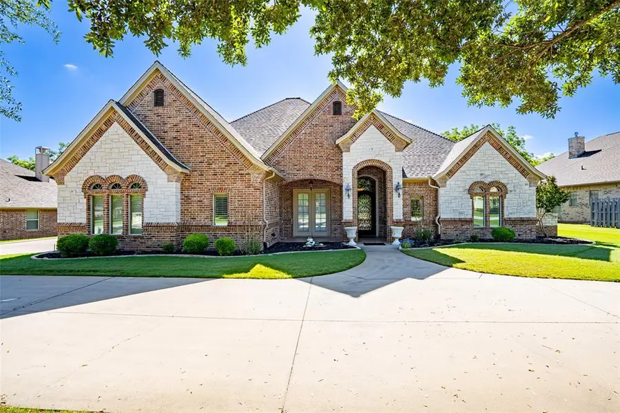 6417 Colonial Drive, Granbury, TX 76049