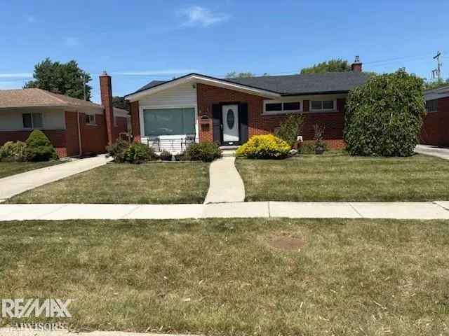 21707 Timberidge ST, St Clair Shores, MI 48082
