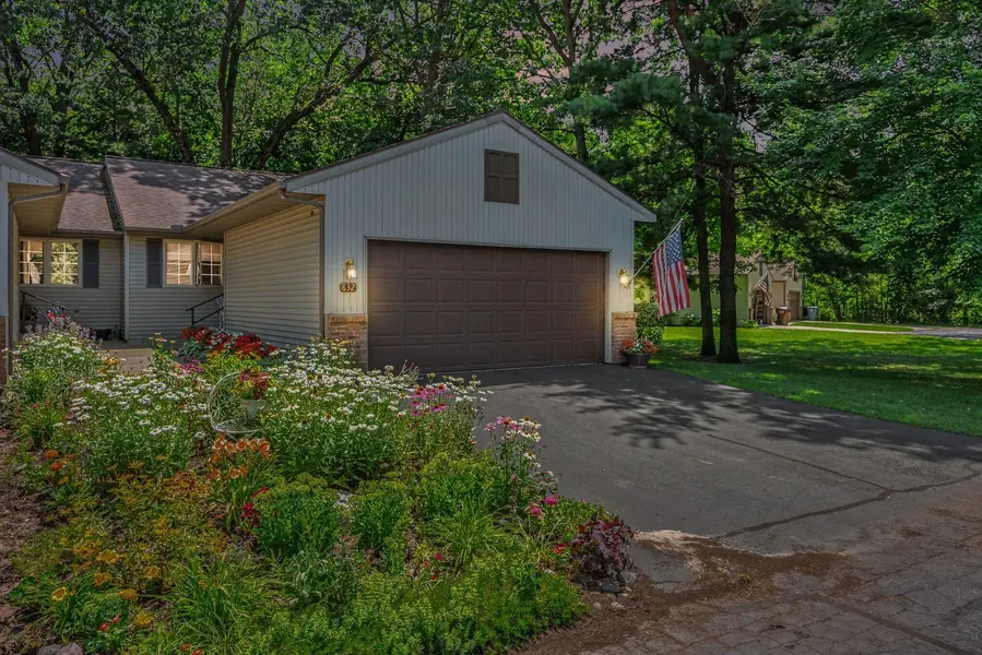 832 Highbanks DR #19, Allegan City, MI 49010