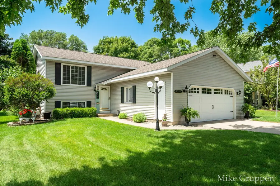 2565 Spring CT, Holland Twp, MI 49464
