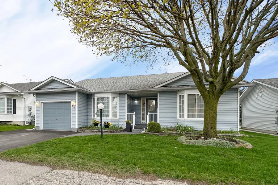27 Niagara TRL, Clarington, ON L1B 1A2