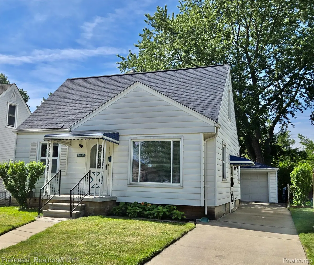 24353 Dartmouth ST, Dearborn Heights, MI 48125