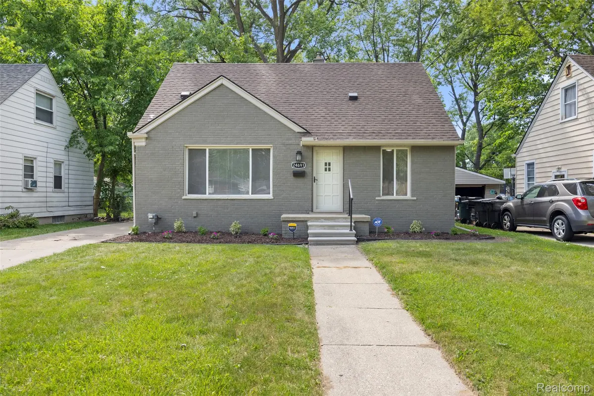 24691 Kipling ST, Oak Park, MI 48237