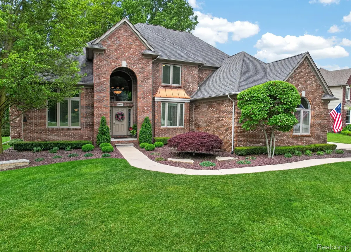 34380 Dante DR, Chesterfield Township, MI 48047