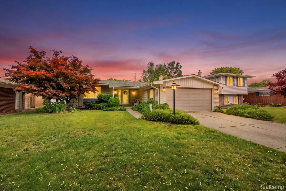 38750 Grandon ST, Livonia, MI 48150
