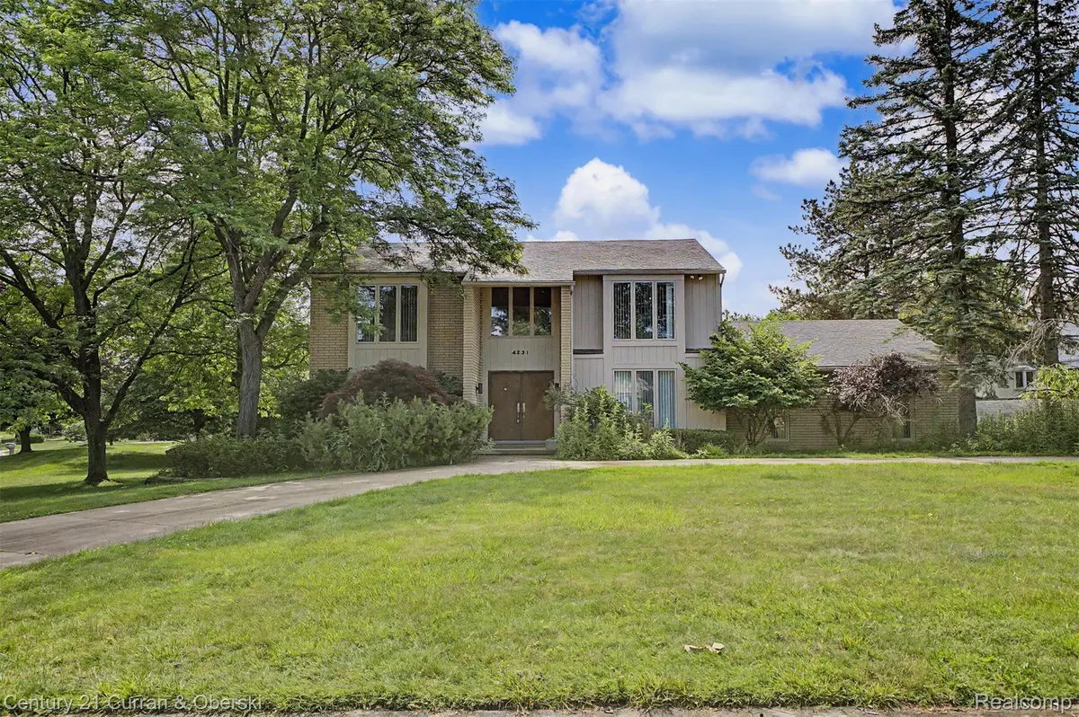 4231 Windridge CT, West Bloomfield Charter Township, MI 48323