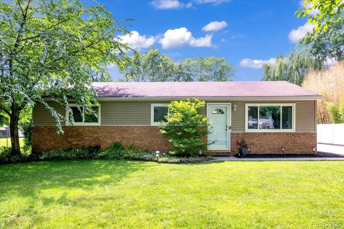 45451 Joseph ST, Shelby Charter Township, MI 48317