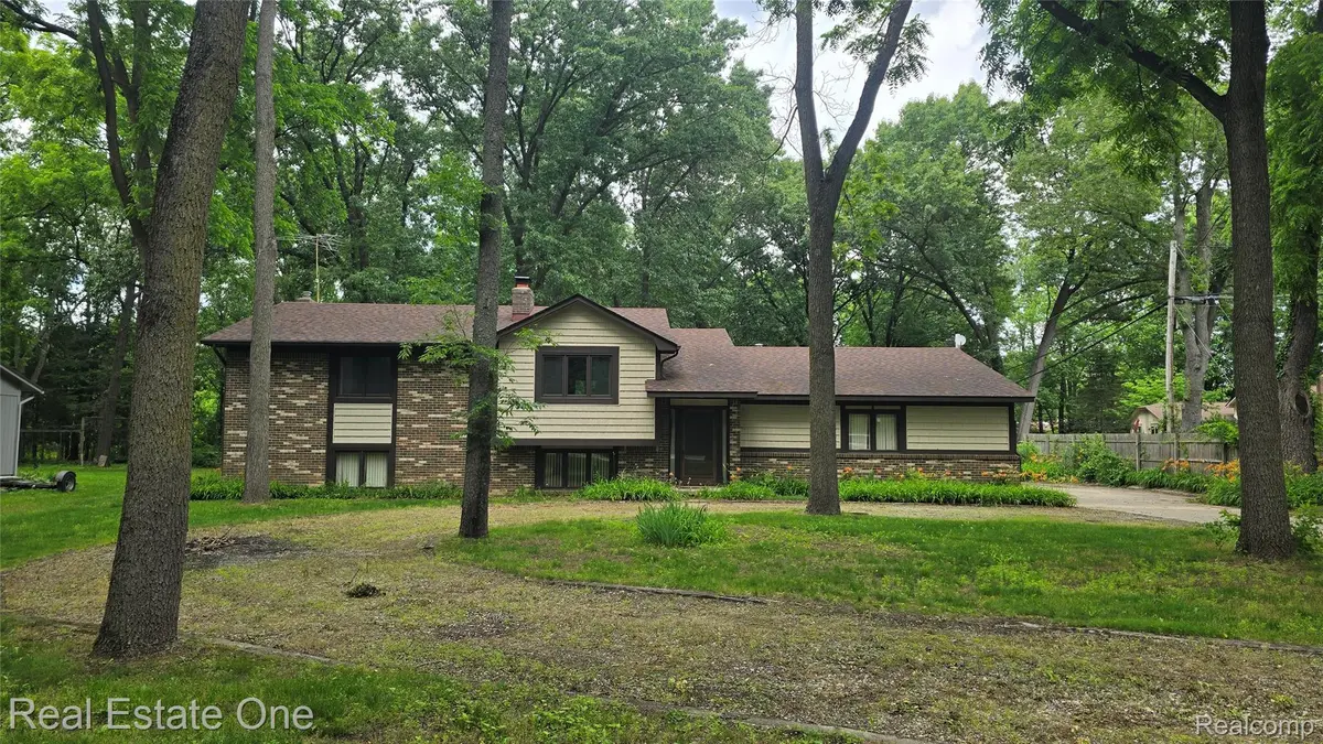 8950 Wise RD, Commerce Charter Township, MI 48382