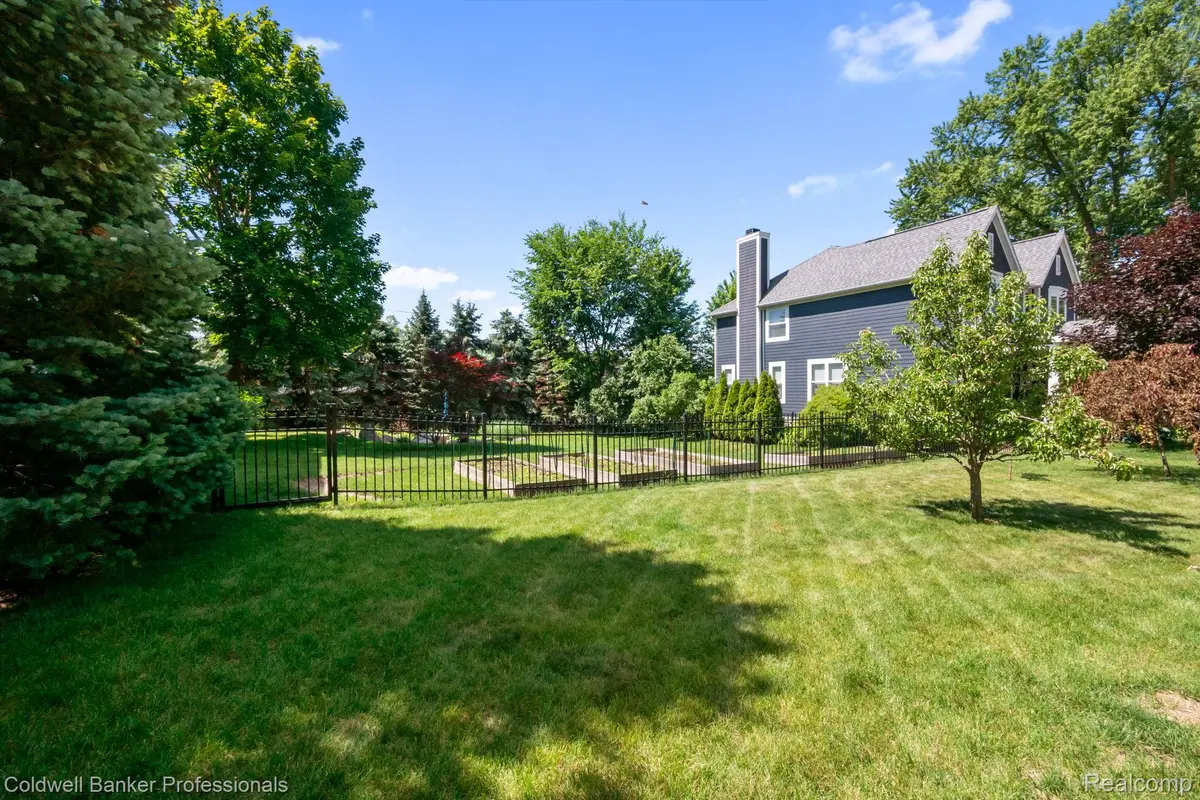 935 Simpson ST, Plymouth, MI 48170