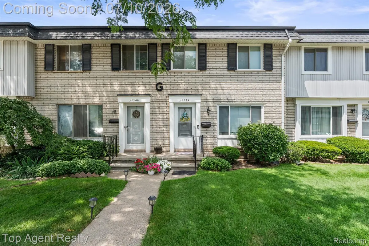 28264 Universal DR #82, Warren, MI 48092