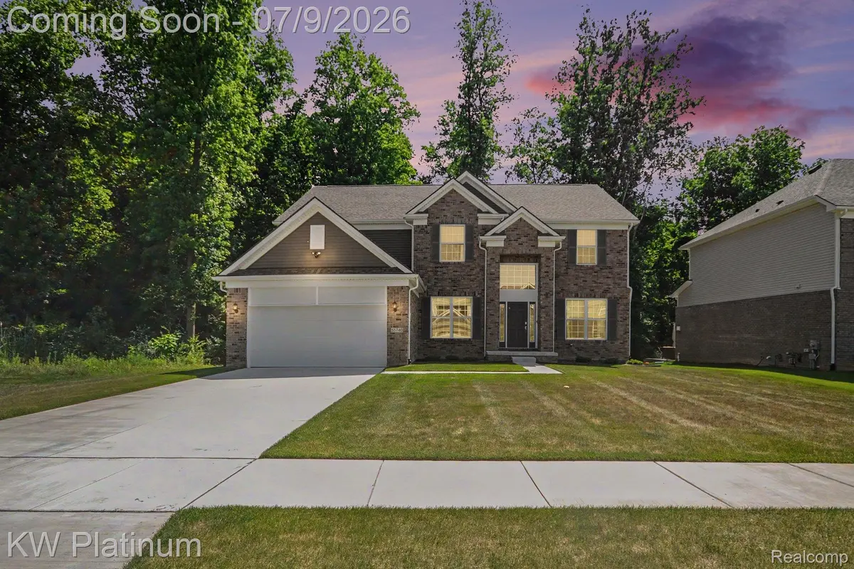 55740 Beacon Shore DR, Shelby Charter Township, MI 48315