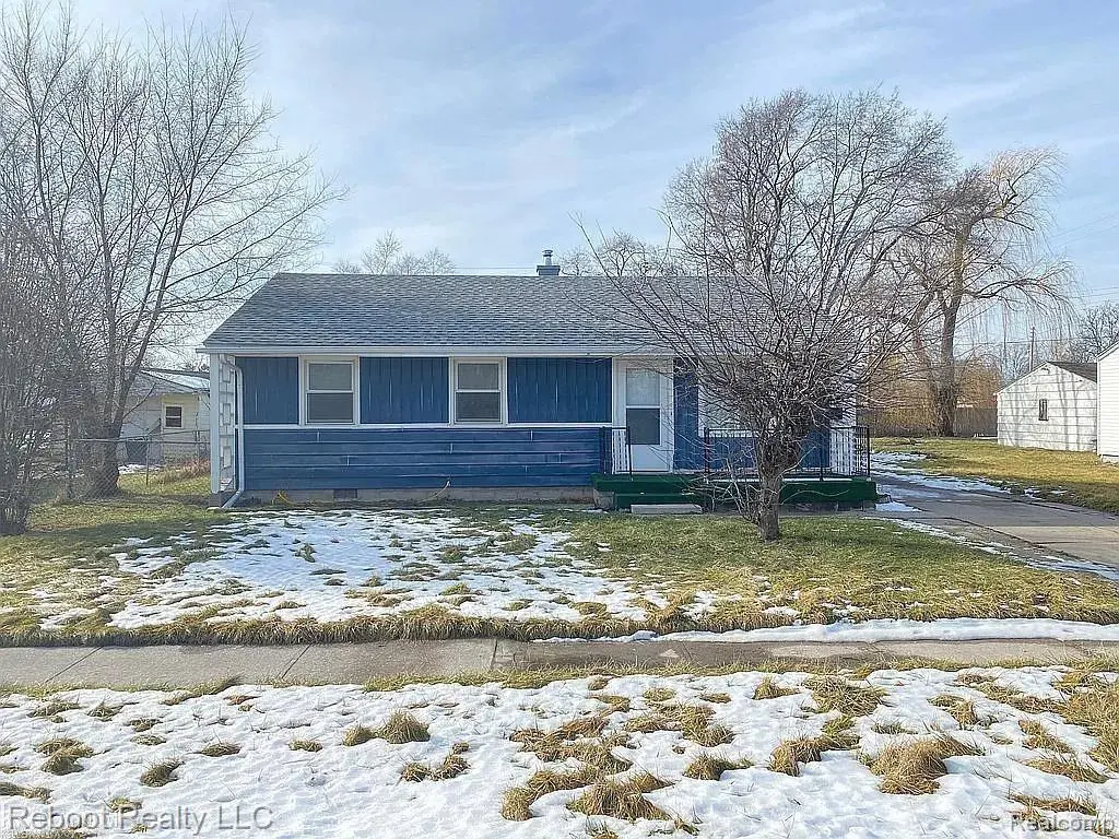 611 S 24th ST, Buena Vista Charter Township, MI 48601