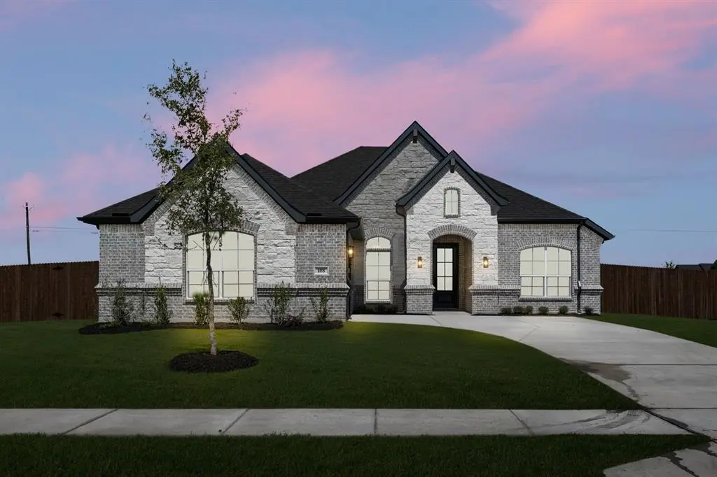 108 Red Fox Trail, Godley, TX 76044