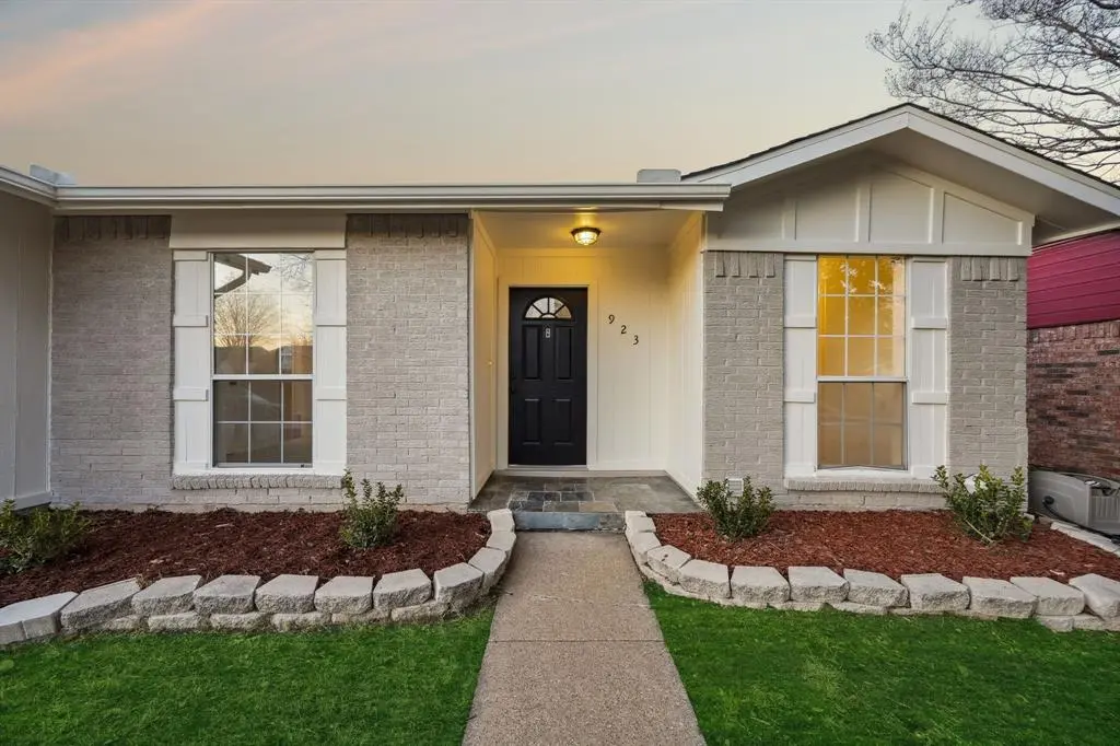 923 Roaming Road Drive, Allen, TX 75002