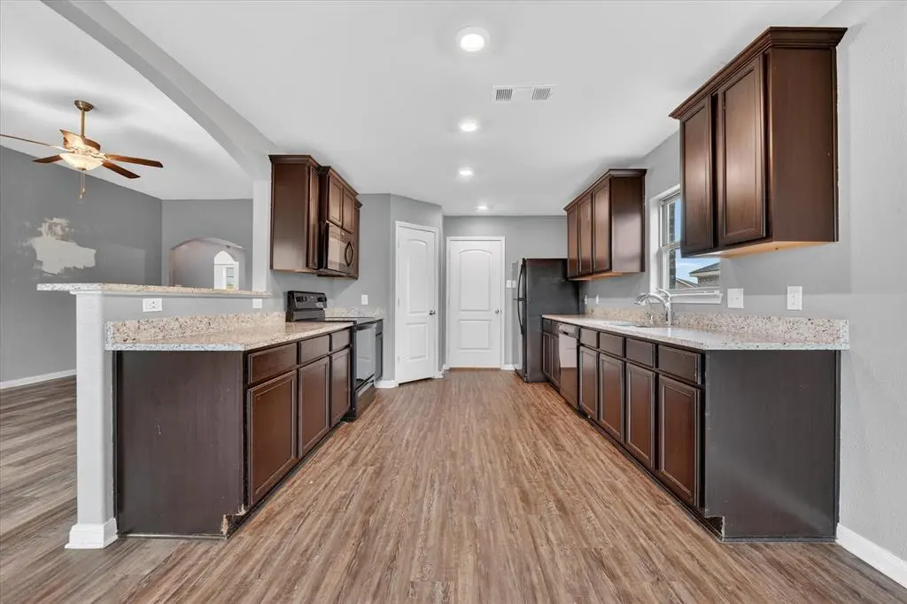 3011 Watercrest Drive, Sanger, TX 76266