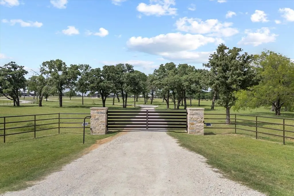 10701 Osburn Road, Pilot Point, TX 76258