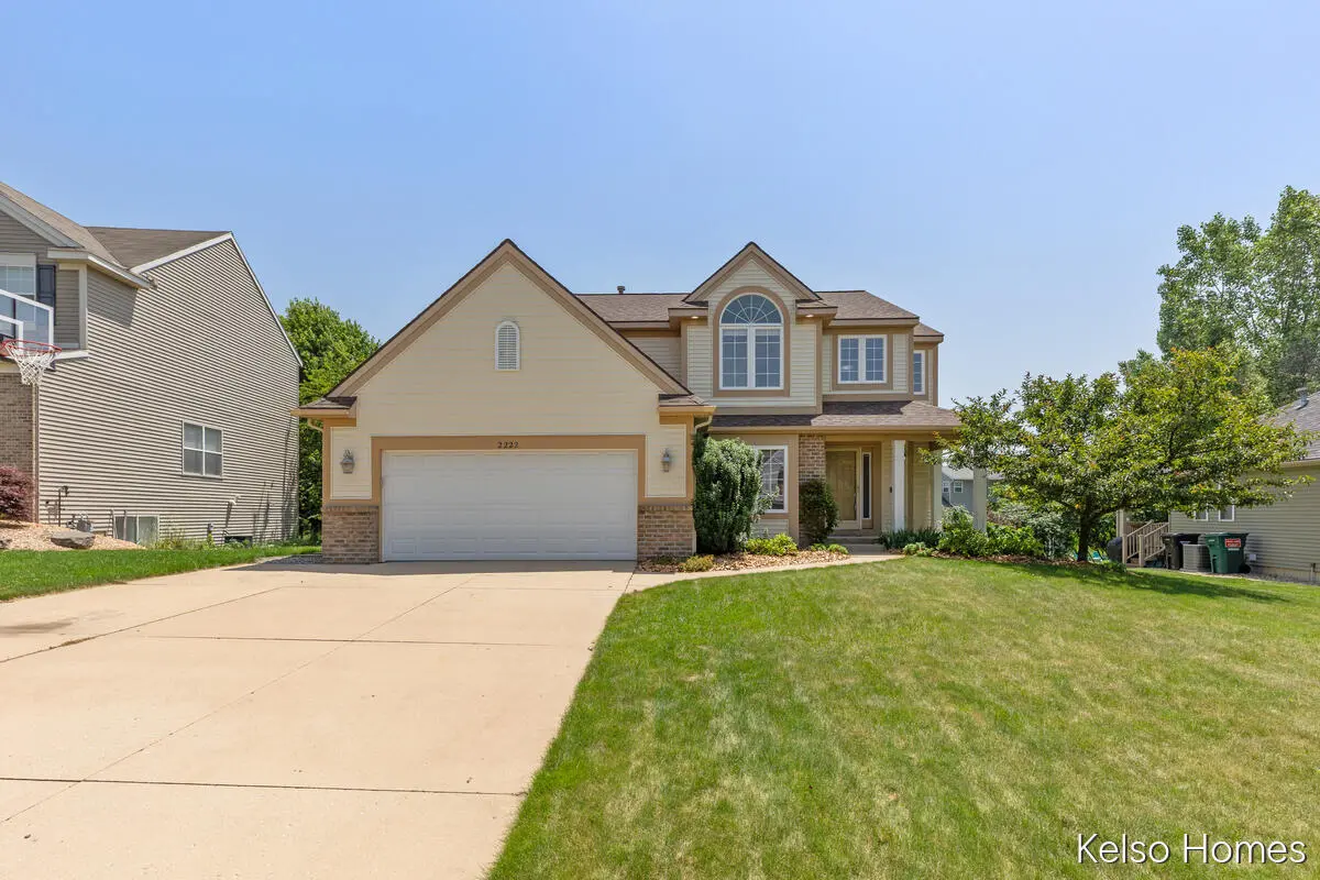 2222 Beatrice DR NE, Grand Rapids Twp, MI 49505
