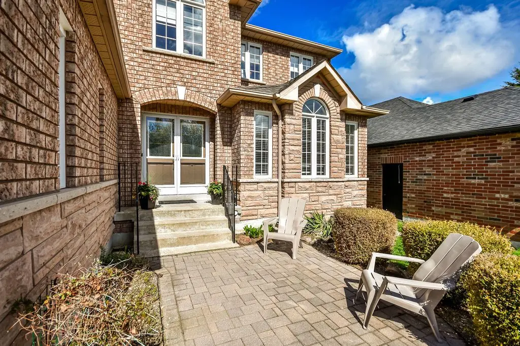 112 Crimson Ridge RD, Barrie, ON L4N 0G9
