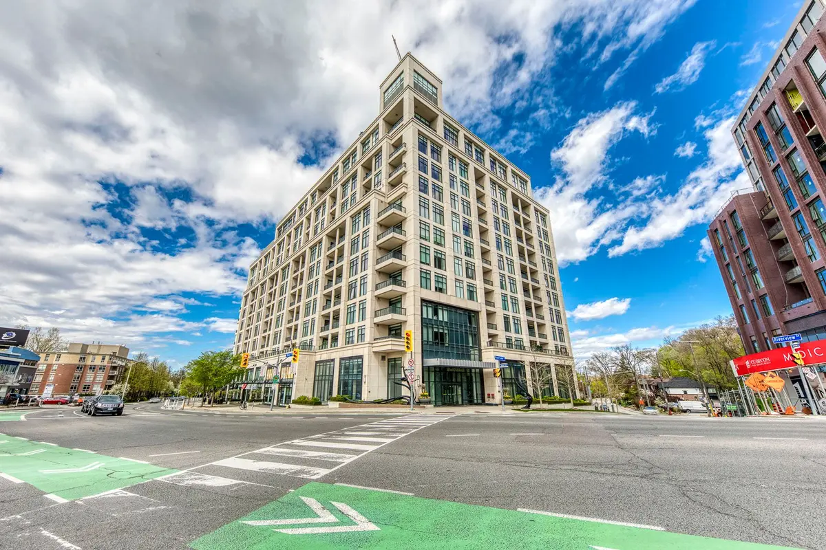 1 Old Mill DR #1118, Toronto W01, ON M6S 0A1