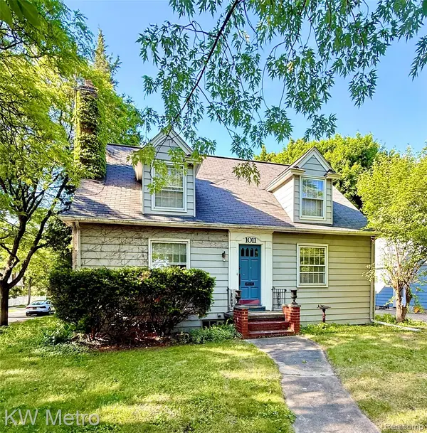 1011 Madison ST, Birmingham, MI 48009