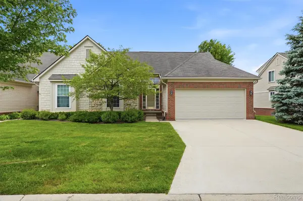 28101 Tremonte DR #72, Lyon Charter Township, MI 48165