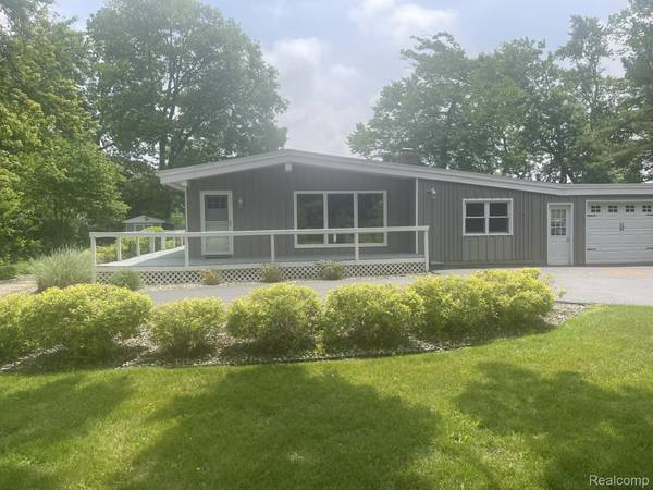 2141 Derfla DR, Royalton Township, MI 49085
